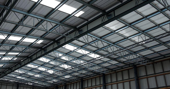Entenda o pre&ccedil;o do telhado com estrutura met&aacute;lica e suas vantagens