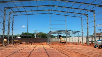 Construções em estruturas metálicas mg